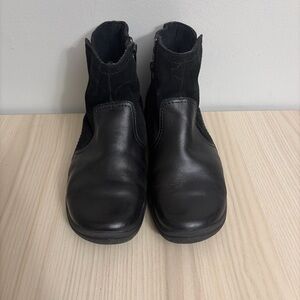 Clark’s Bendable Women’s Black Ankle Booties Leather/suede Size 8.5